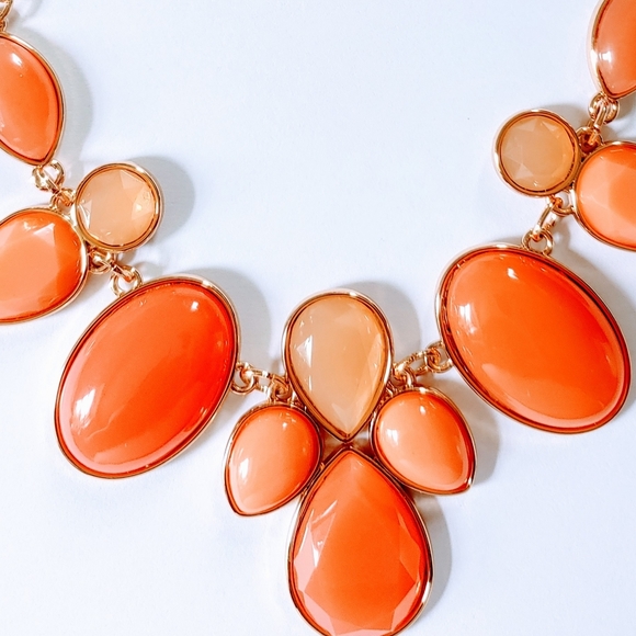 Christopher & Banks Neclace - Picture 2 of 3